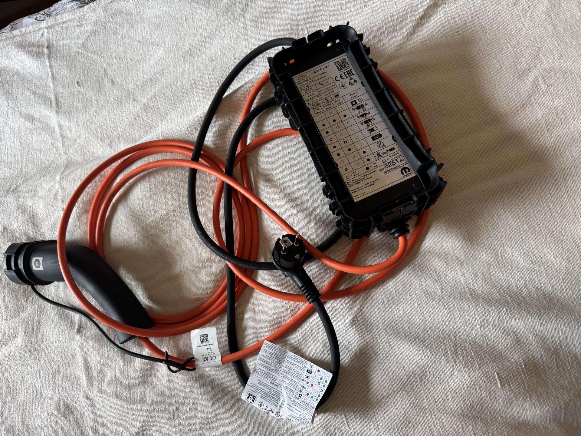 Elektromobilio įkroviklis (2.3 kw, 10a)