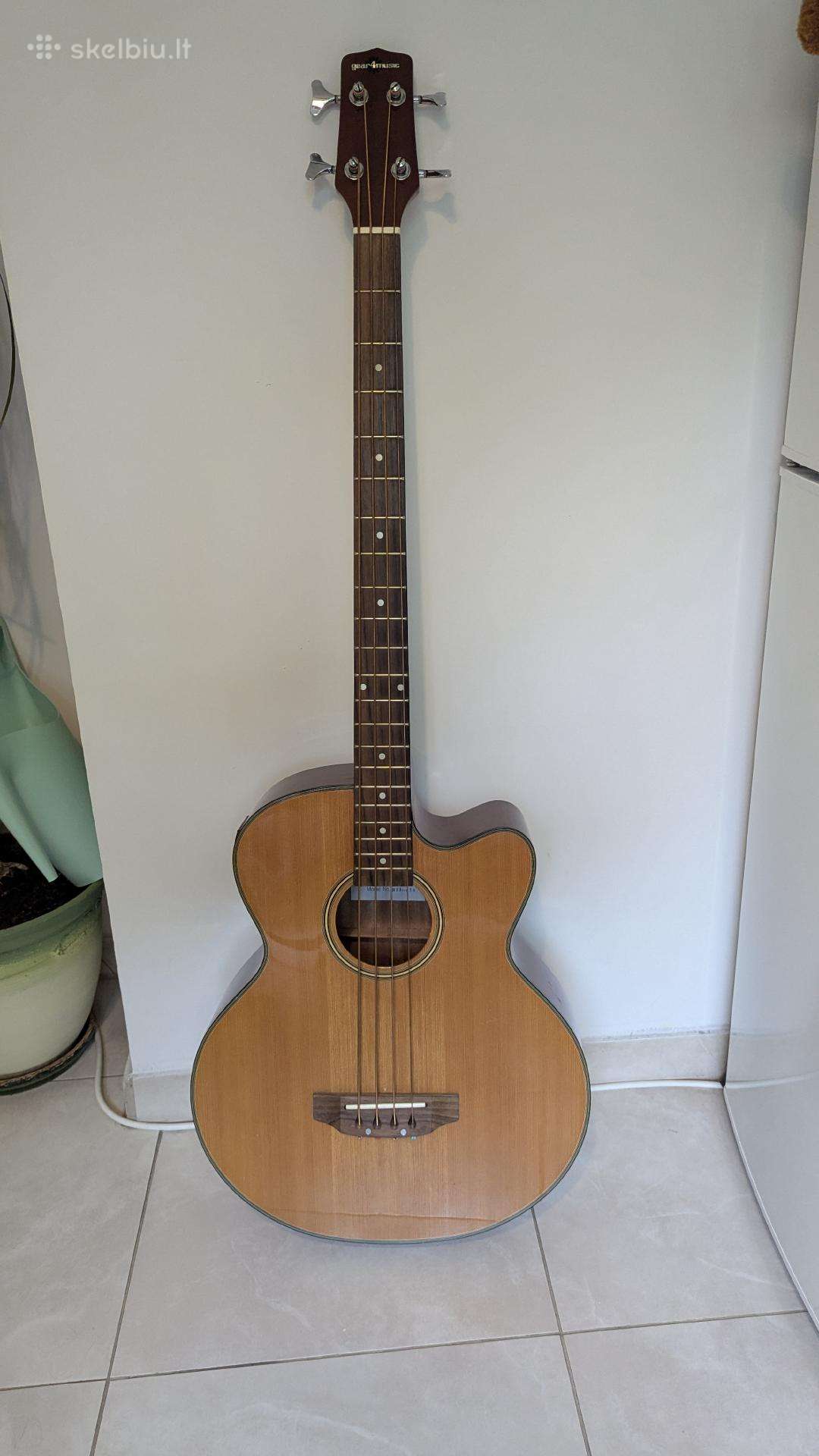 Akustinis bosas su dėklu/ akustinė bosinė gitara