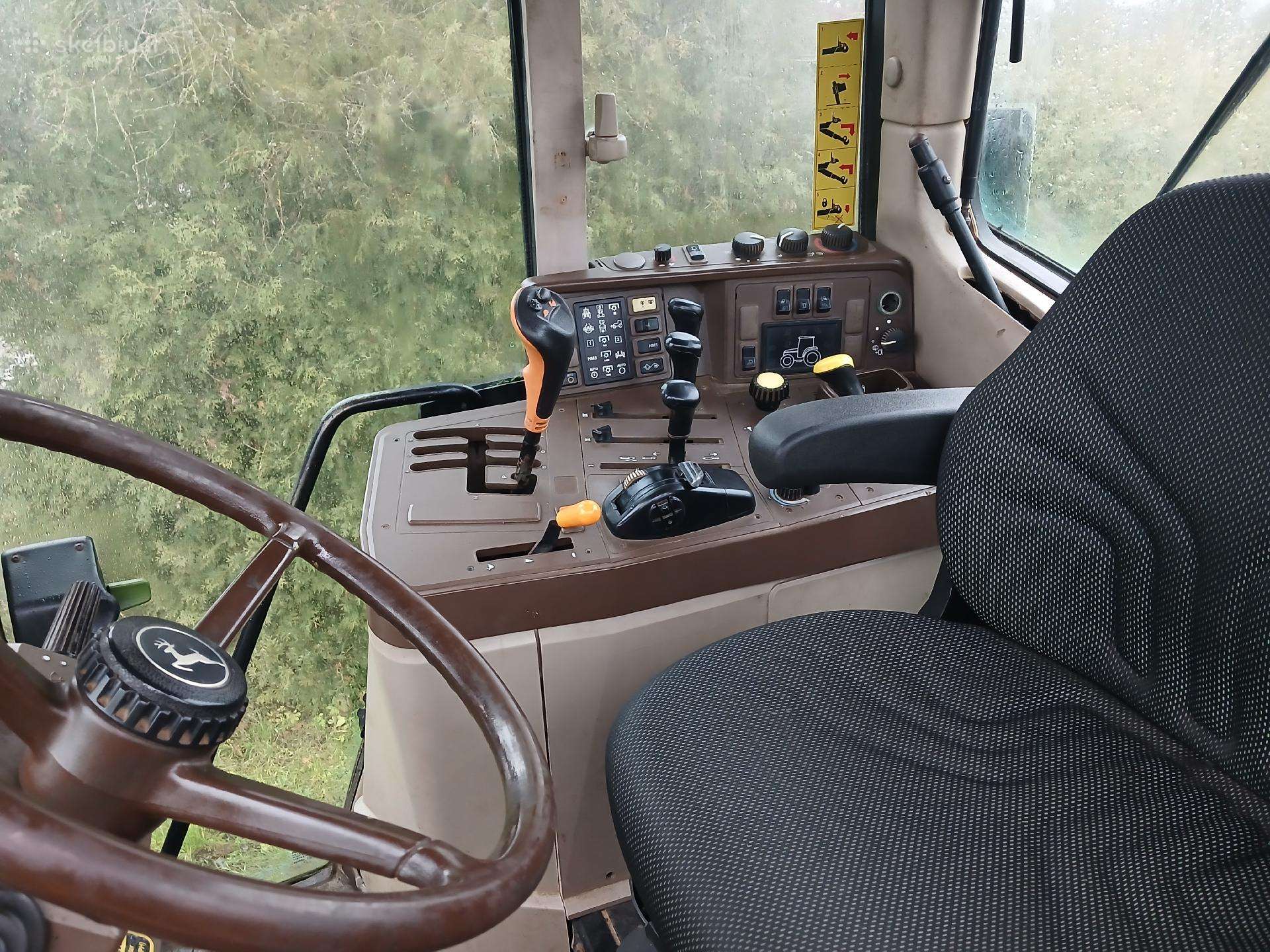 John Deere 6820, tractors