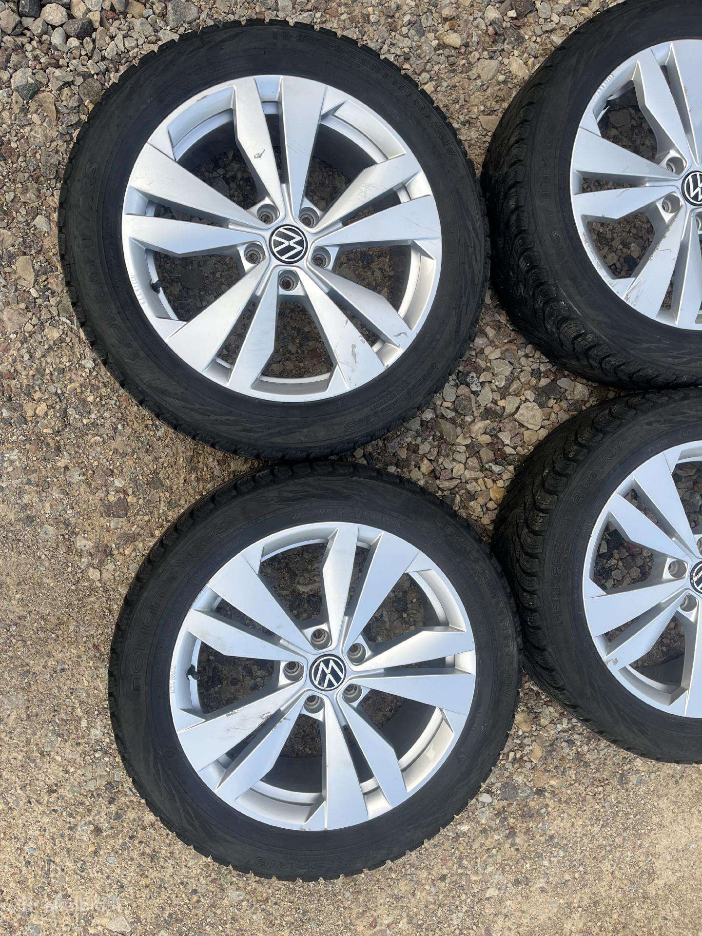VW Id3 R18 ratai su žieminėmis padangomis
