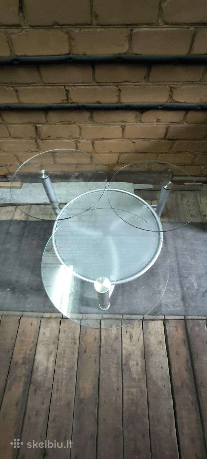 Staliukas su pasukamomis platformomis