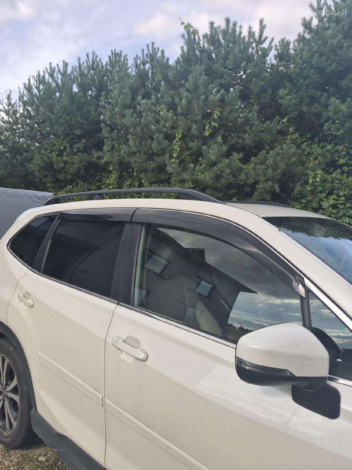 Subaru forester vėjo deflektoriai ir kilimėliai