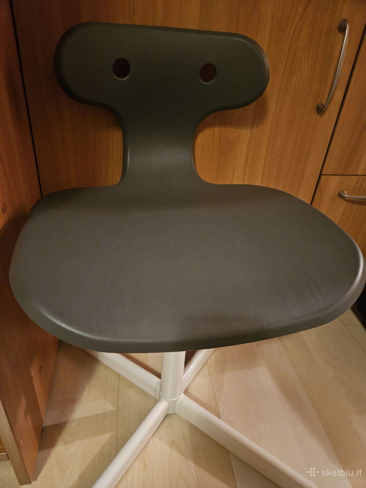 Ikea kėdės dovanojamos