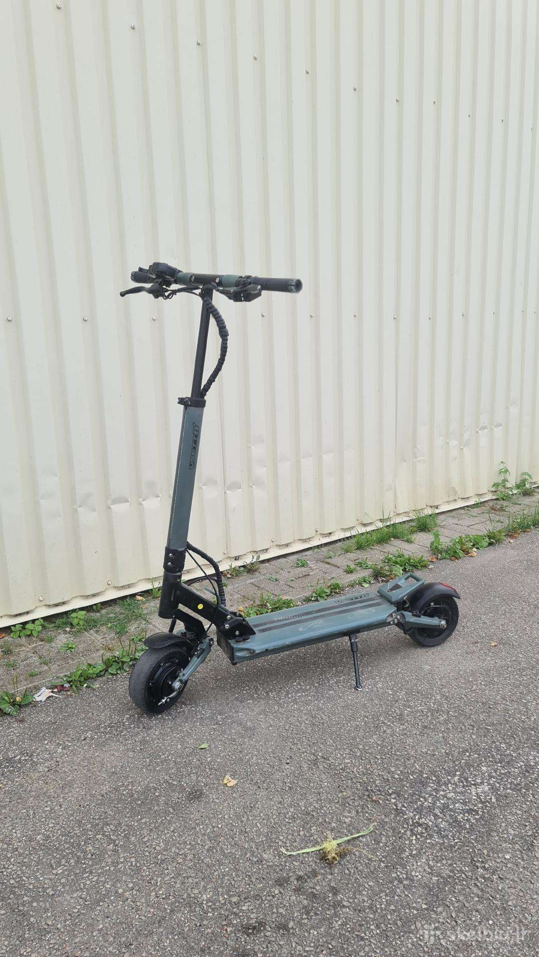Electric scooter Vsett