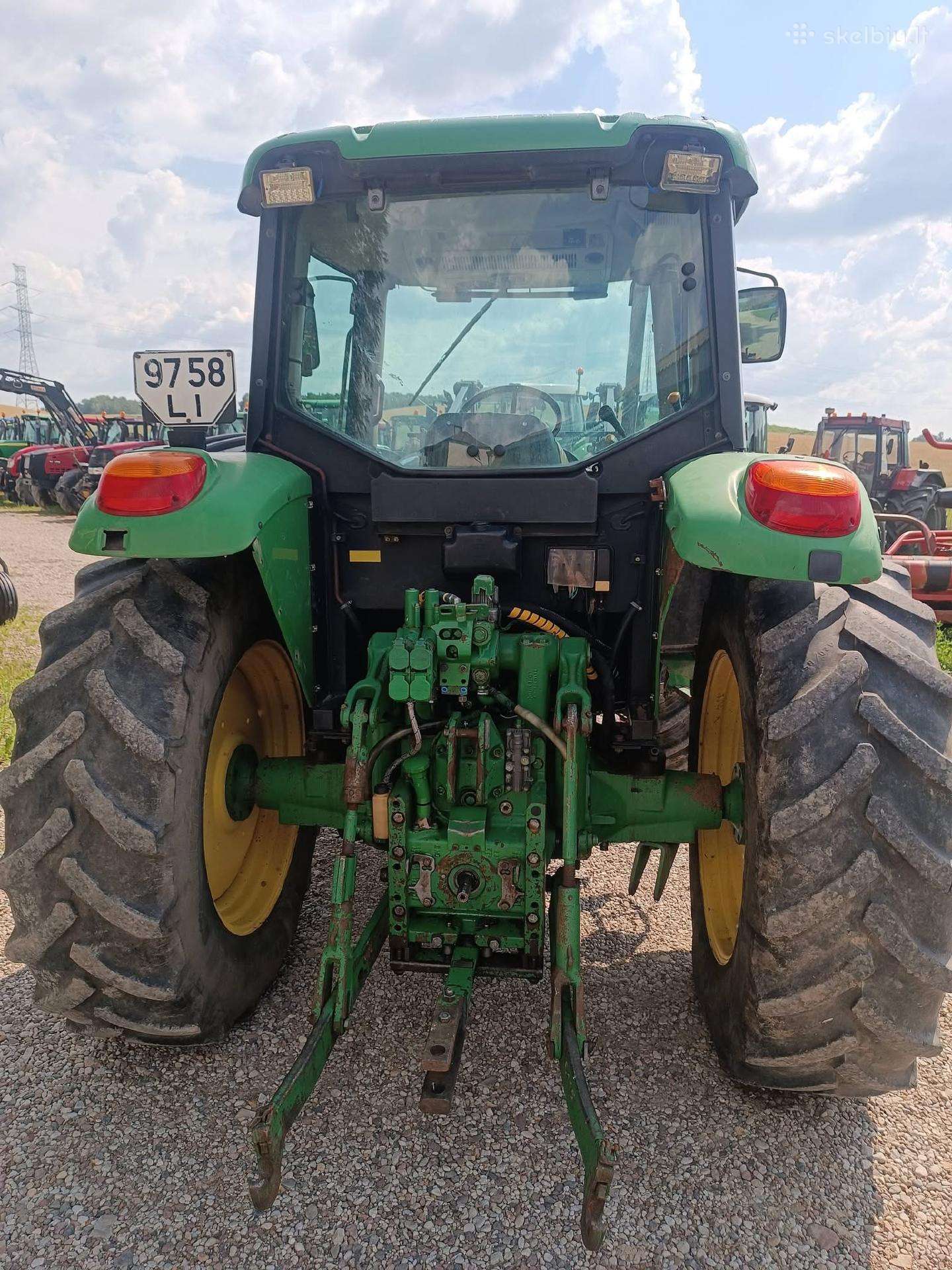John Deere, tractors