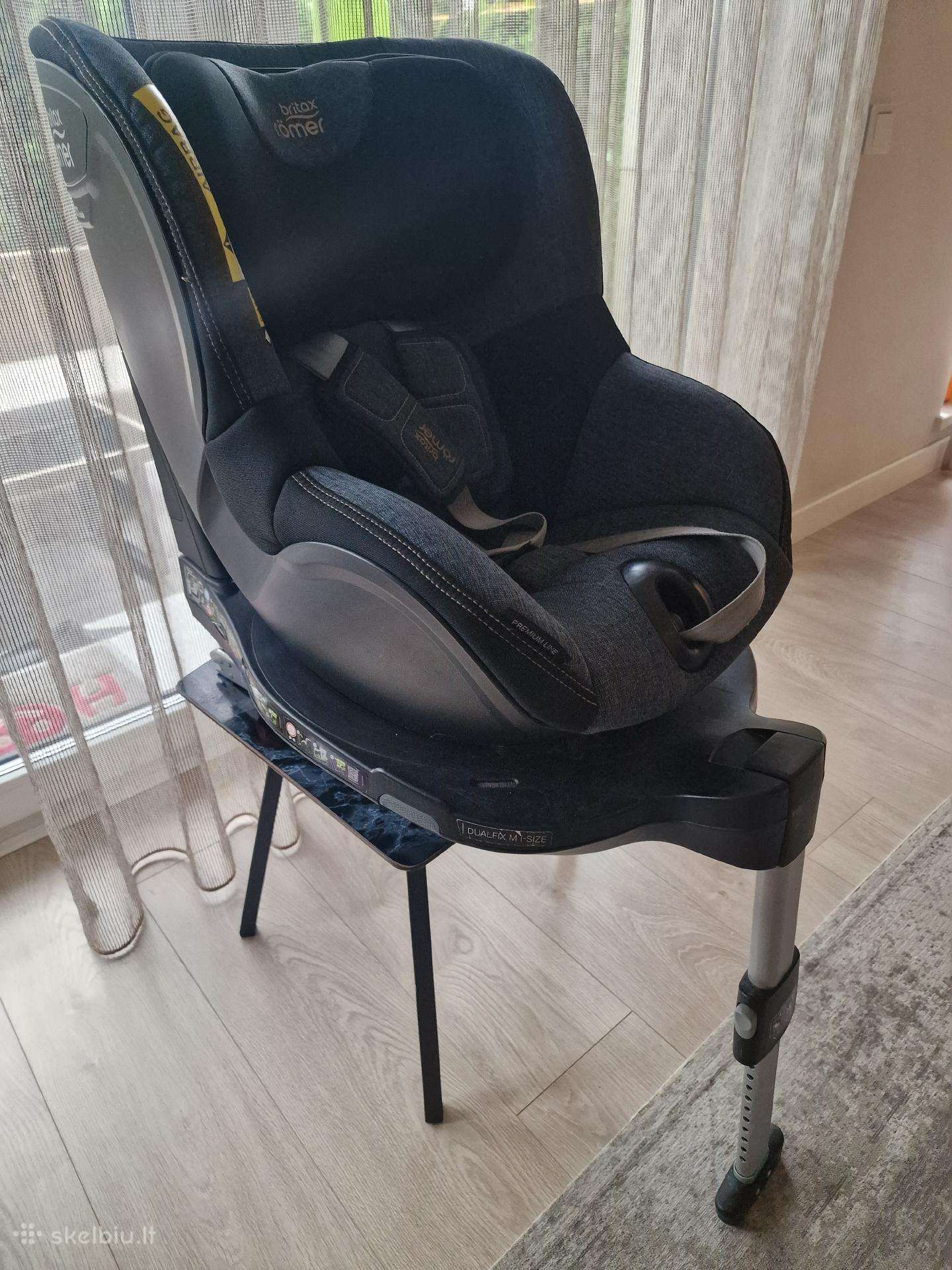 Britax romer dual Fix m-size 360