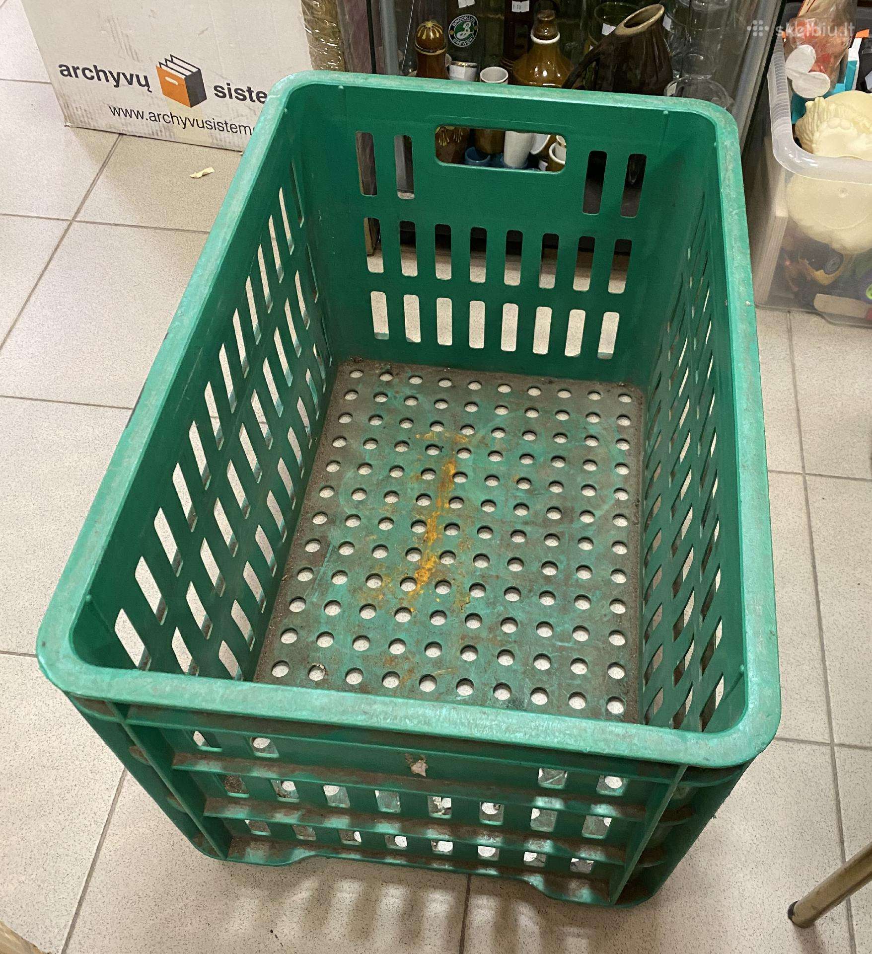 Plastmasinė tvirta dėžė,tinka plokštelių prekybai
