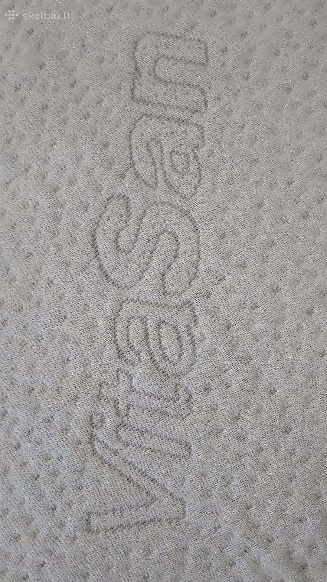 Čiužiniai 90x200x18 cm.-2vnt. 200x160x20cm.-1vnt