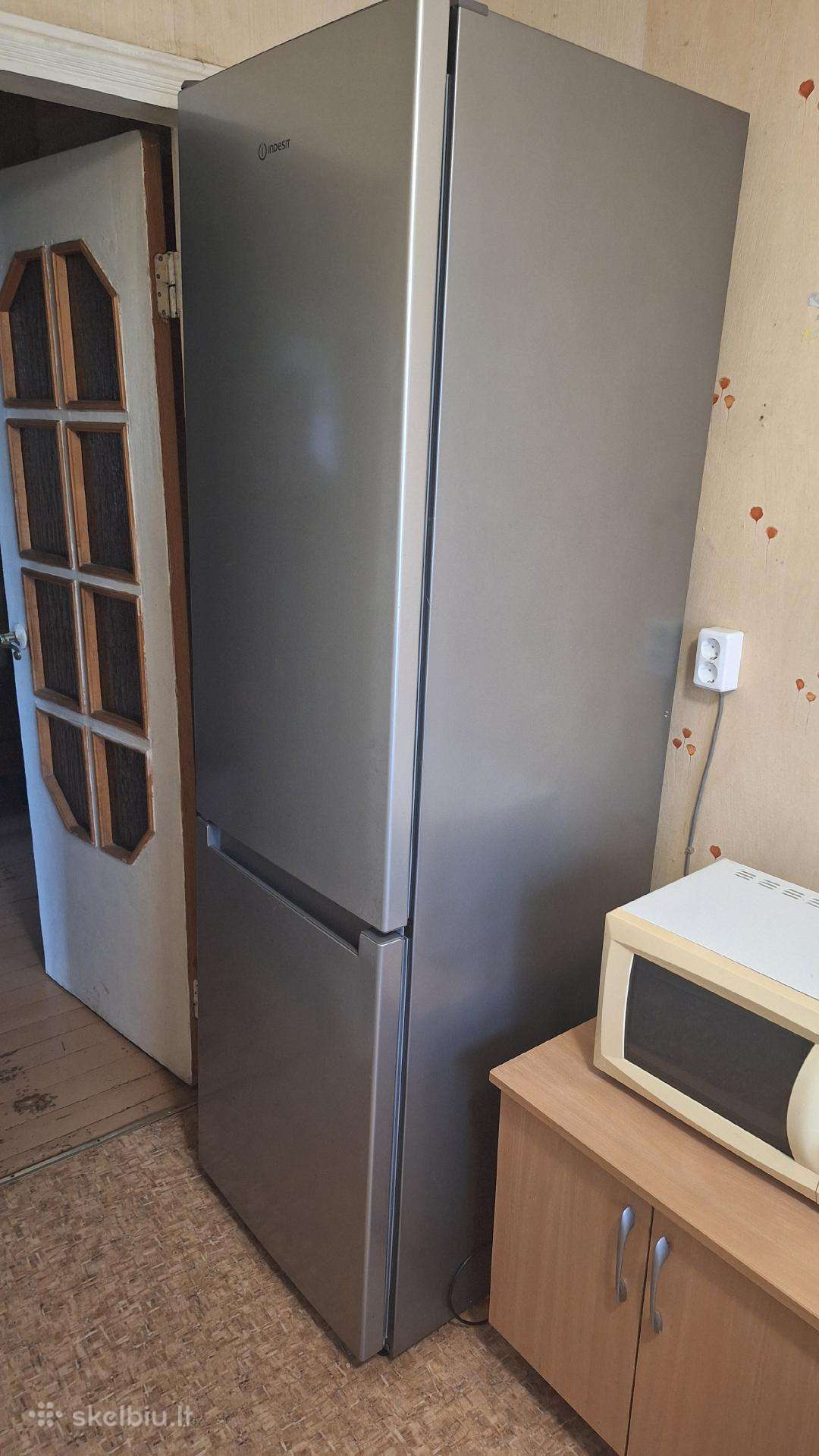 Šaldytuvas Indesit 2m. aukščio 70 eu.