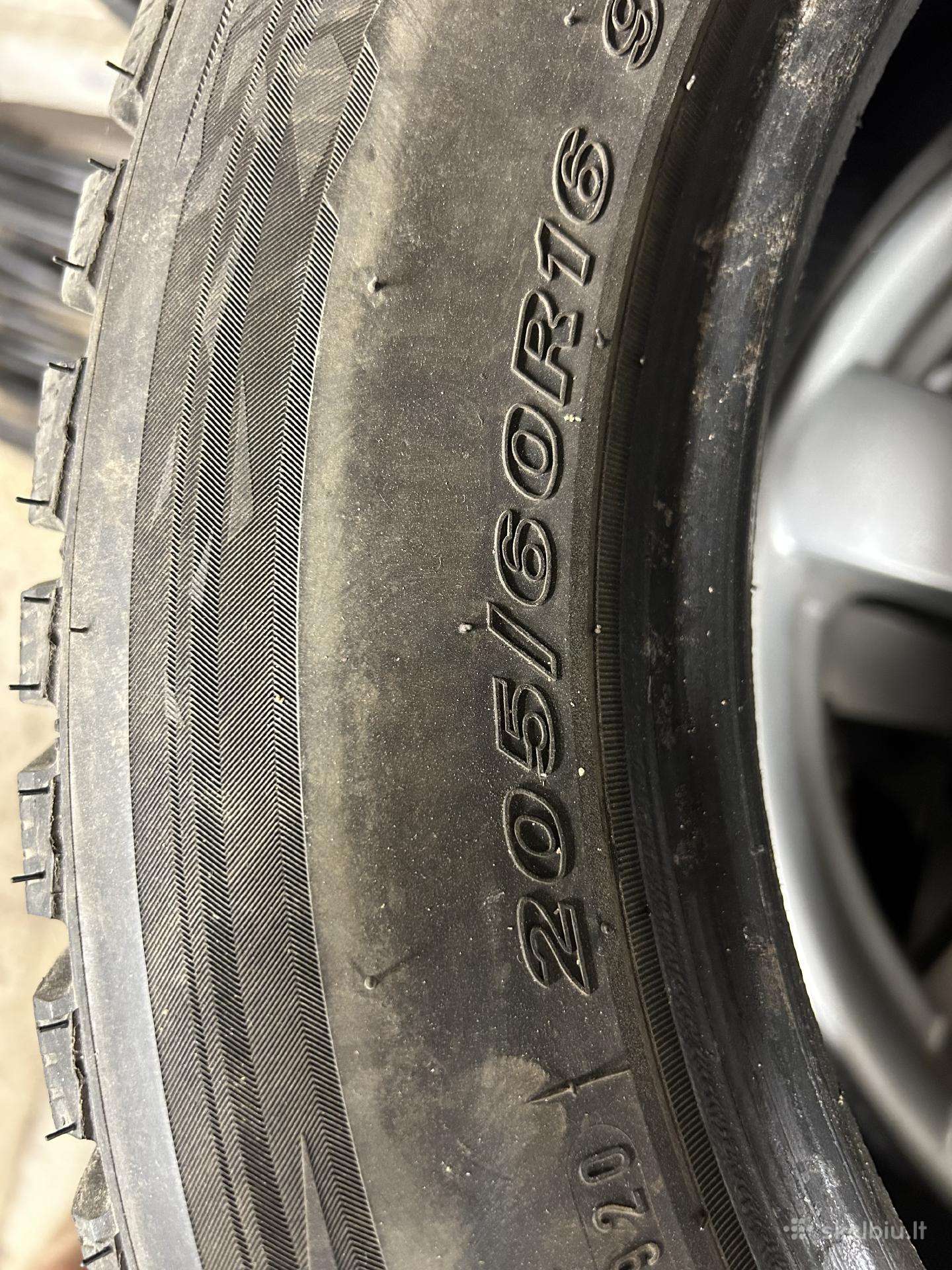 Žieminės šipuotos padangos 205/60r16