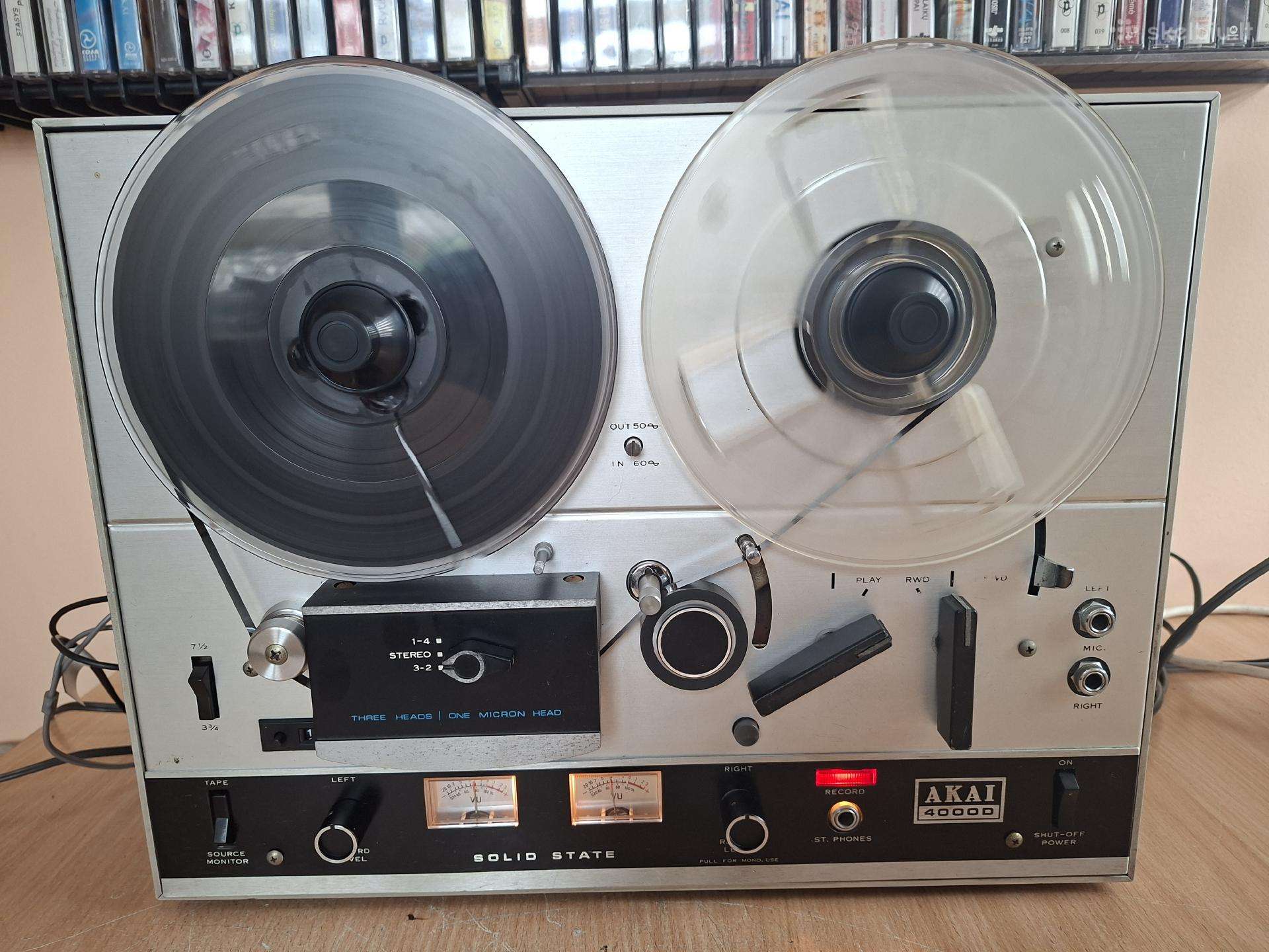 Juostinis Akai 4000d