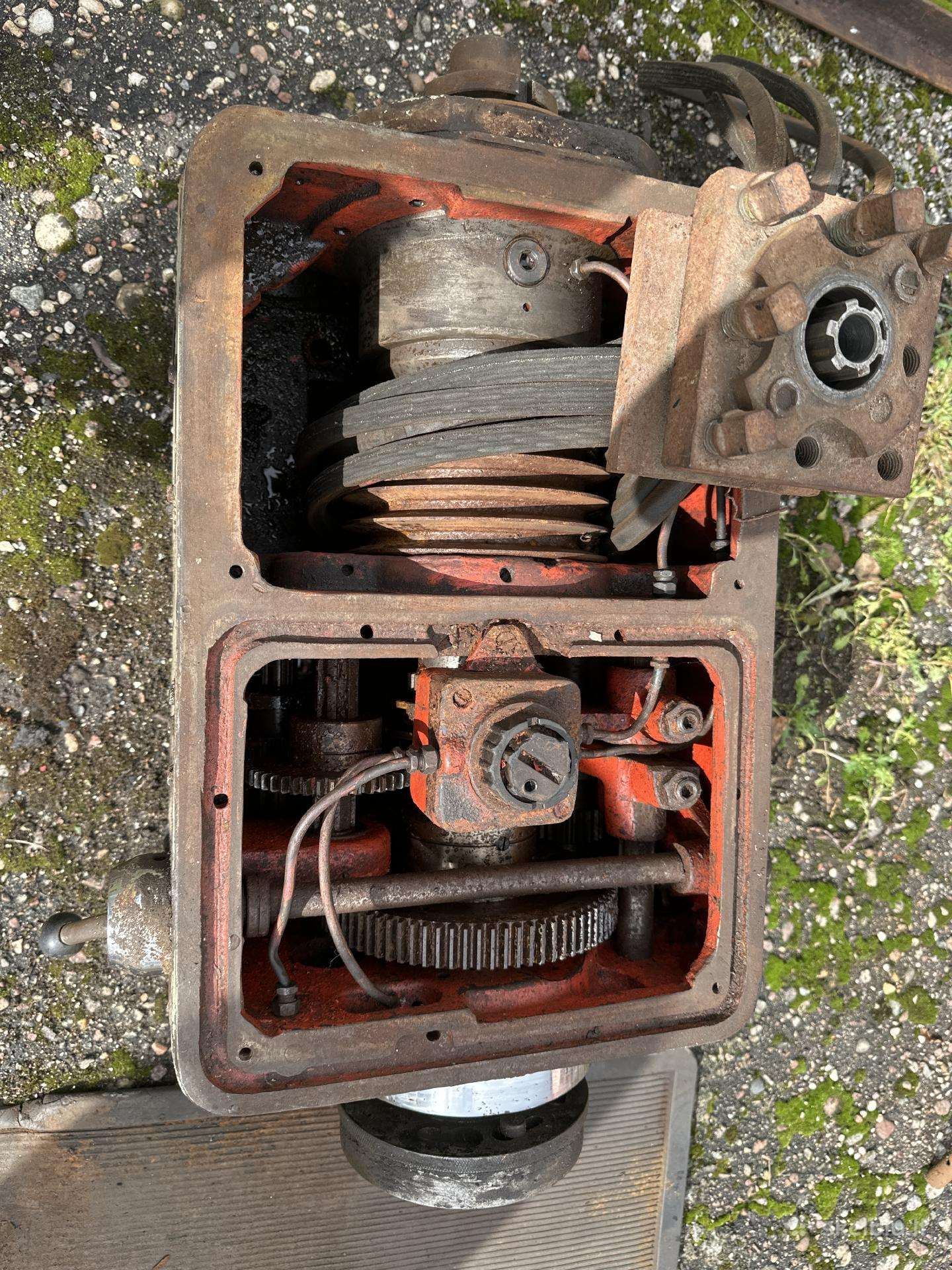 Tekinimo staklių 1a616 bapke ir laikiklis