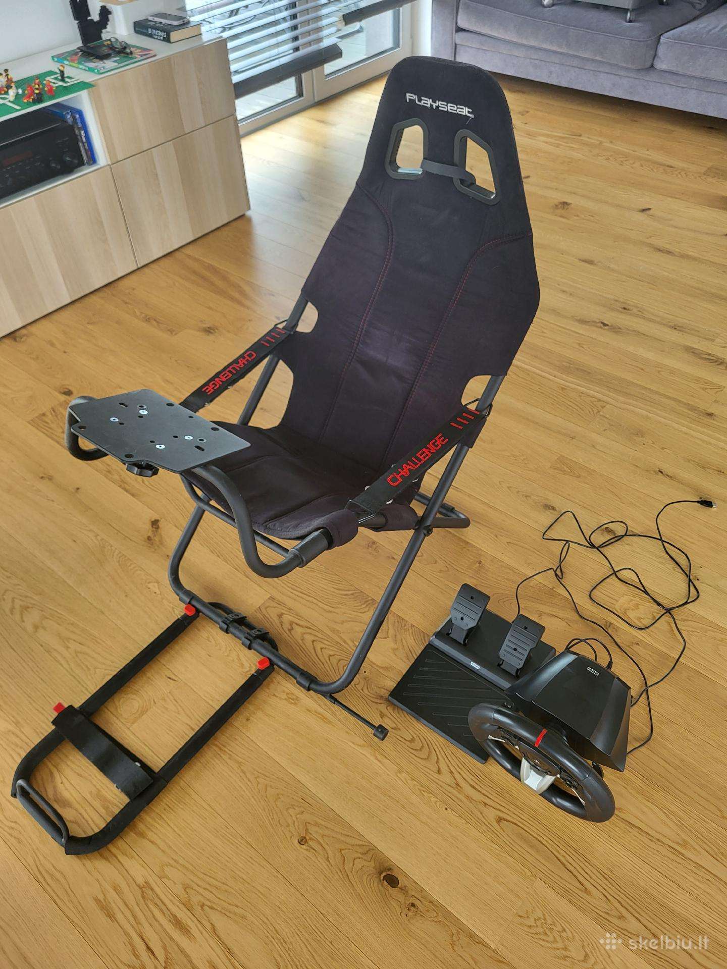 Playseat Challenge + Hori Racing Wheel Apex