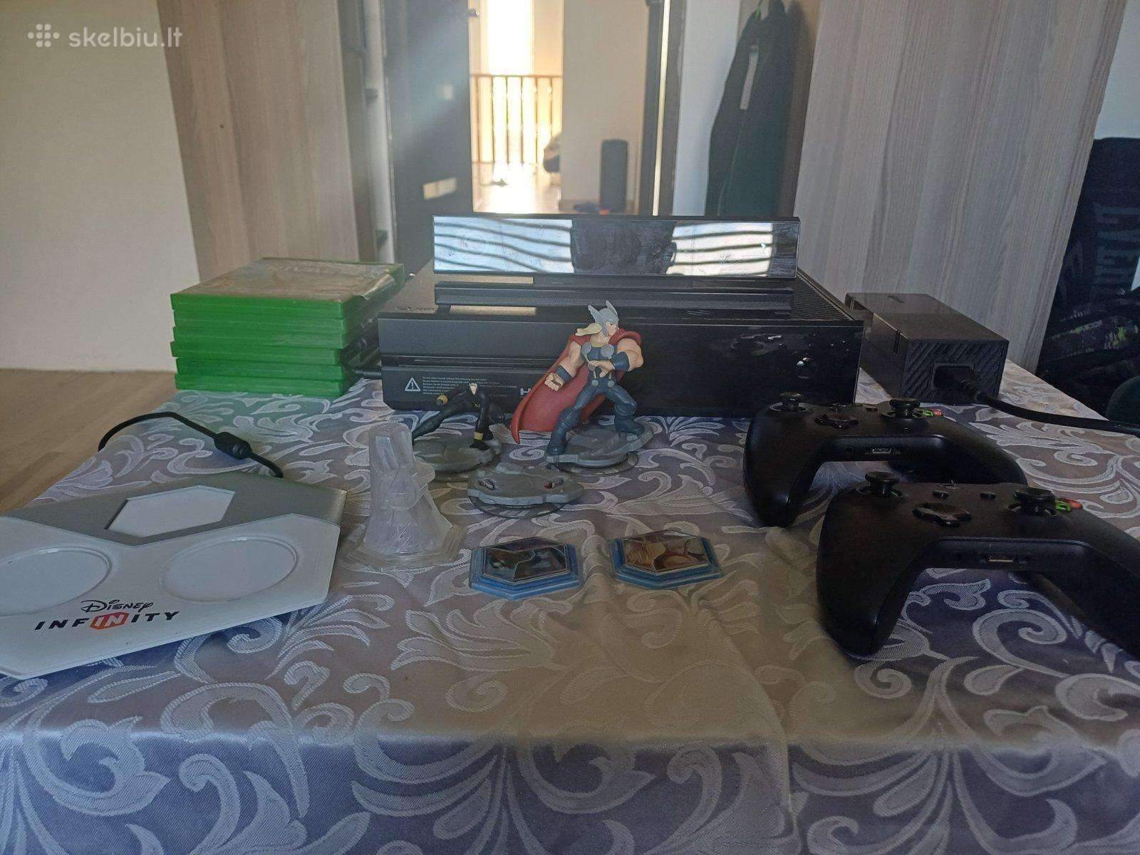 Xbox One + 2 pulteliai + Kinect + žaidimai + Disne
