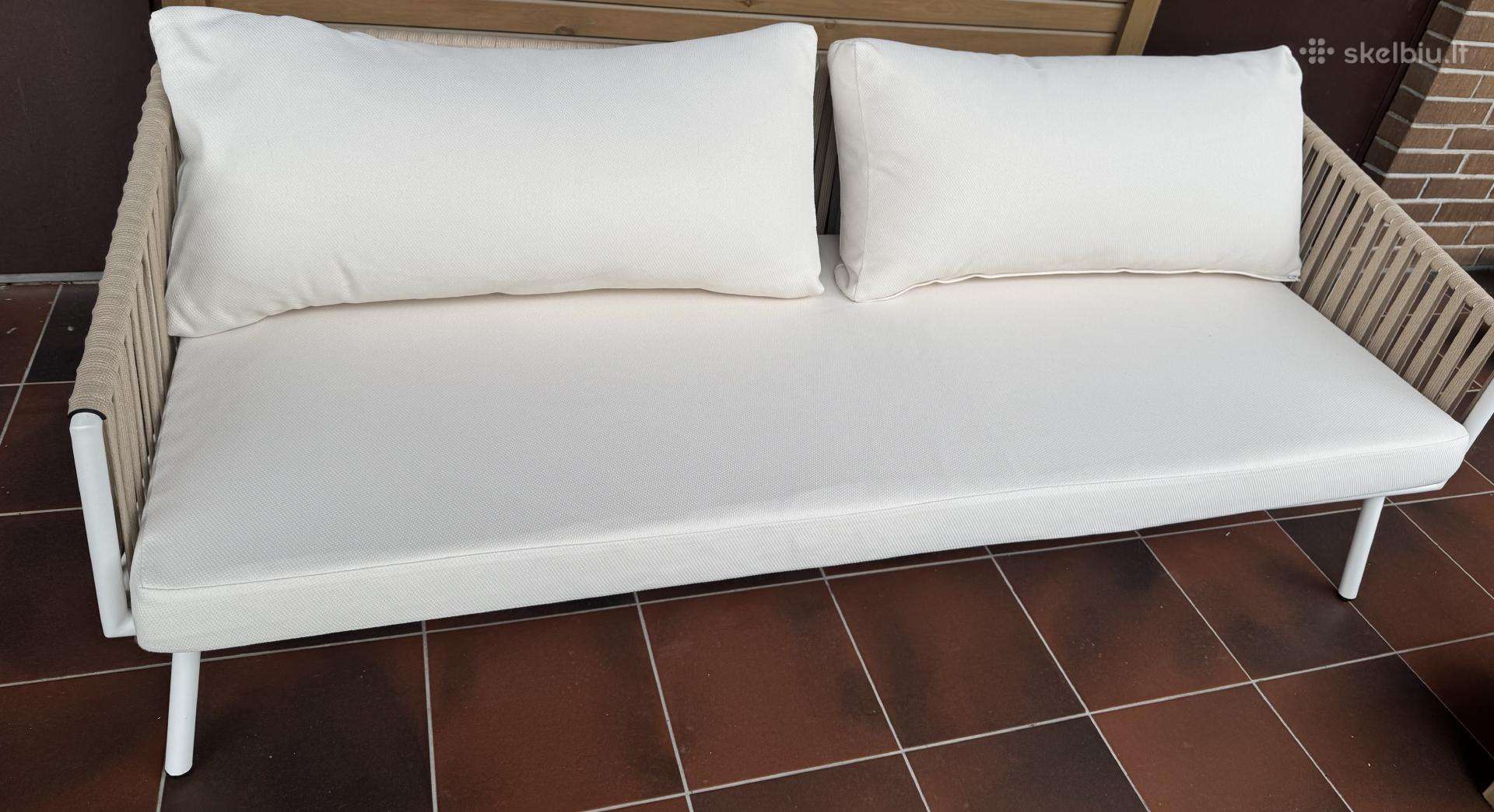 Lauko terasos sofa