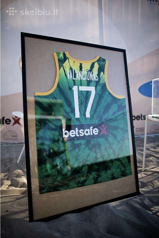 Originalūs Jono Valančiūno marškinėliai – 240 €