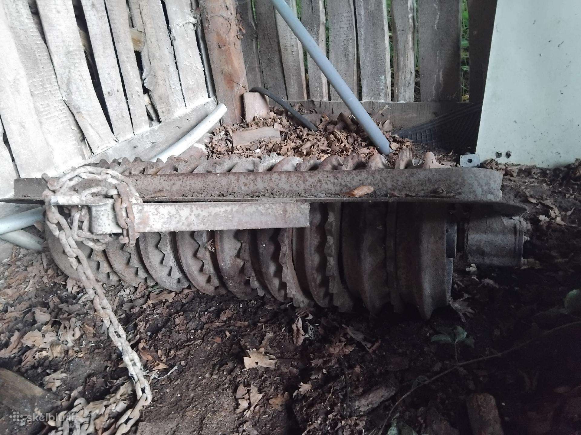 Trupintuvas žemės grumstui