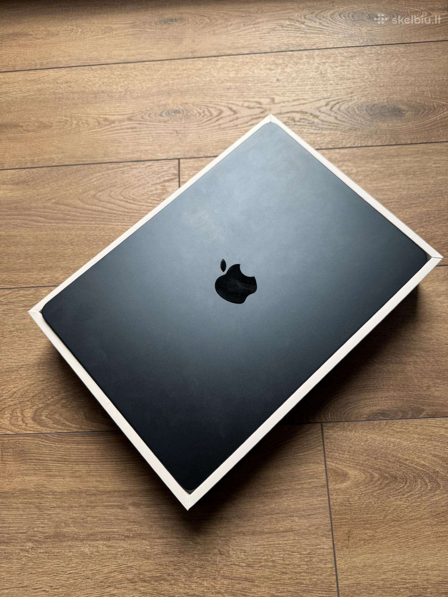 Apple MacBook Air M2 2022 13.6-inch