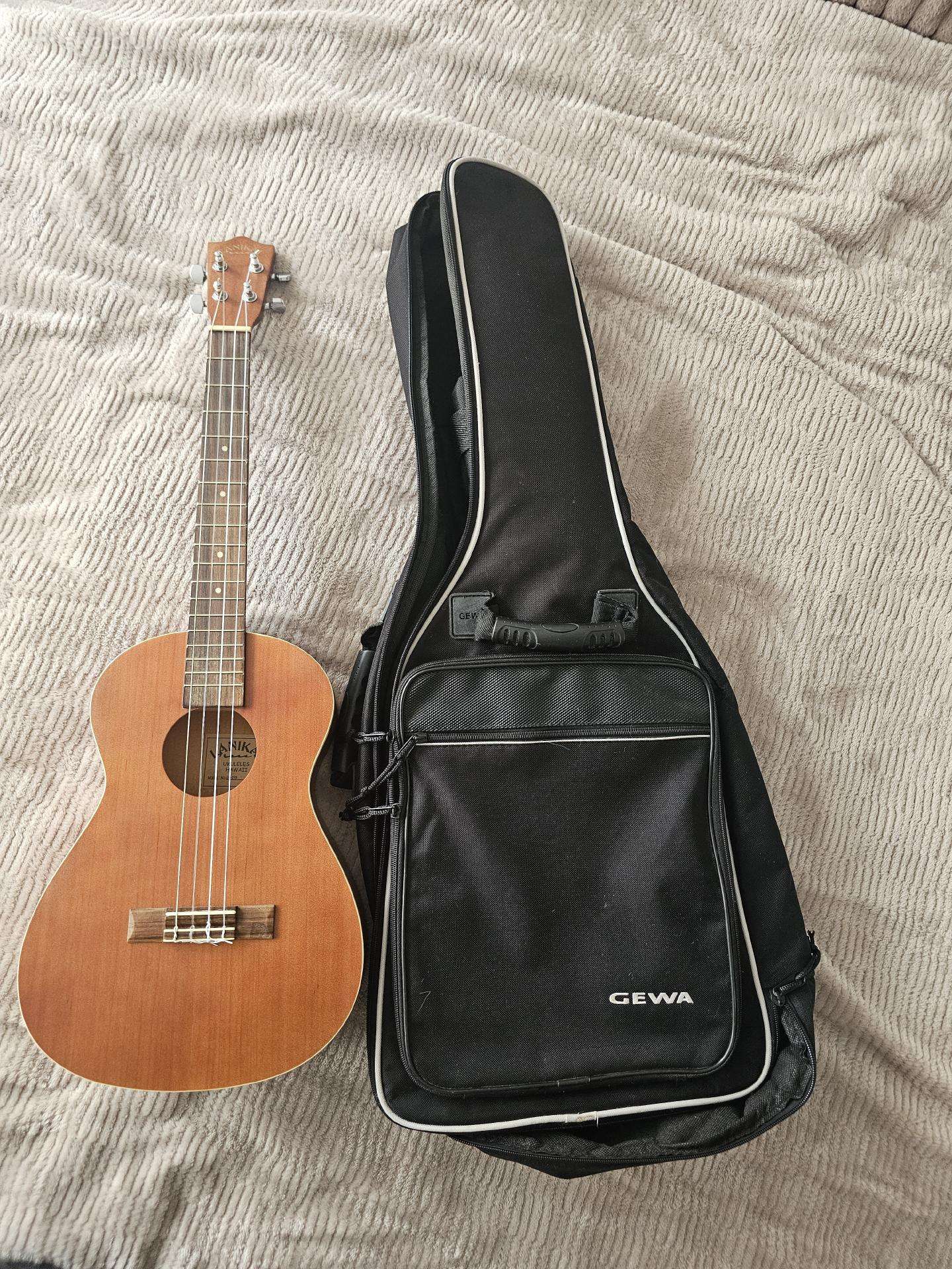 Ukulelė Lanikai Lu-21b + Gewa dėklas