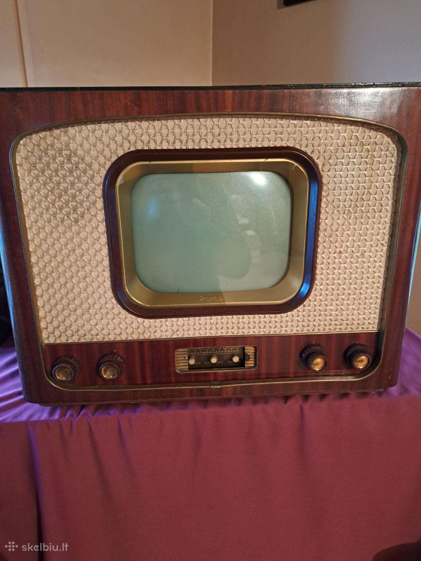 Parduodamas 1955 m.gamybos TV Ekran