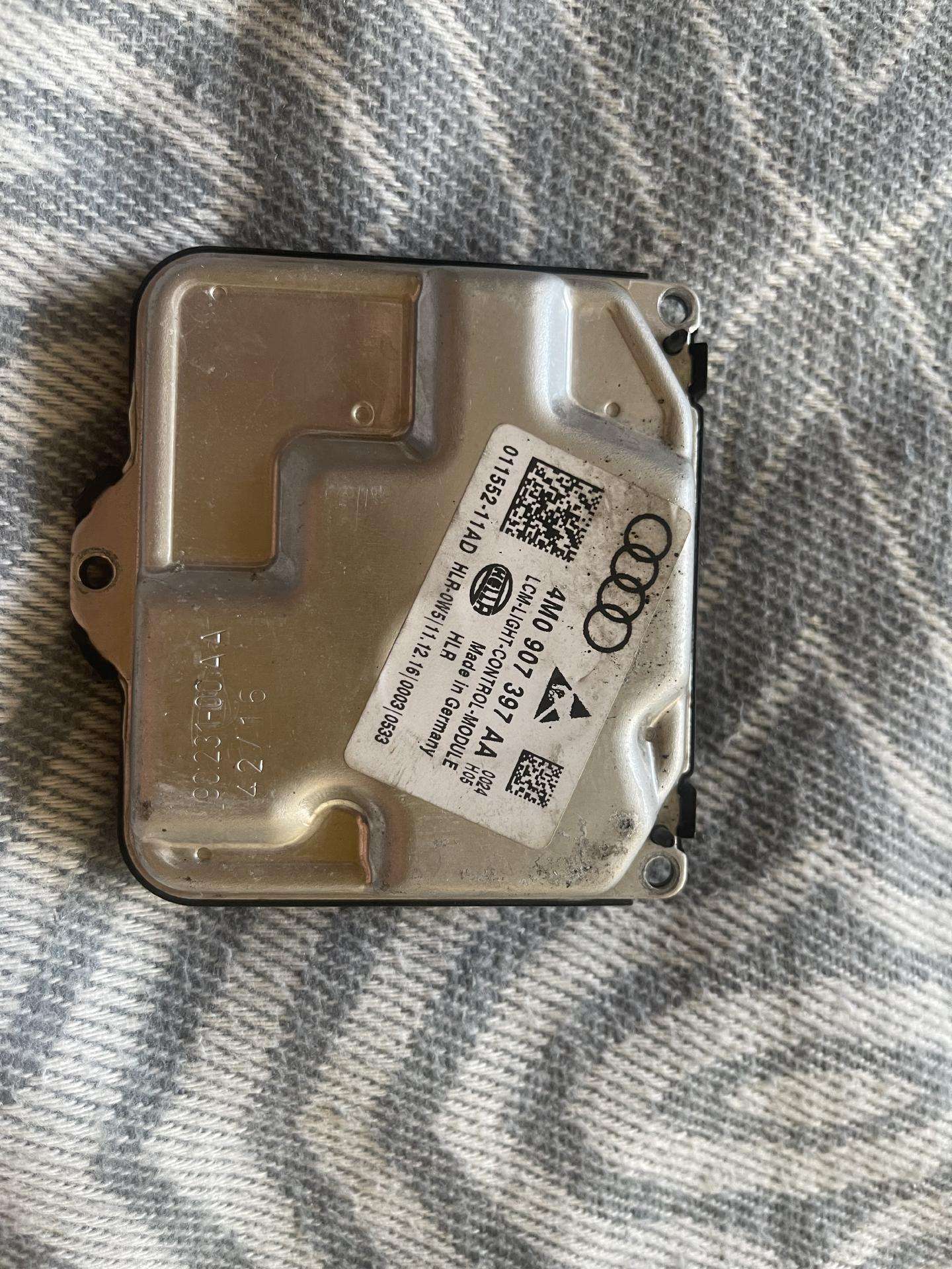 Audi LED/xenon žibinto valdymo blokas 4m0 907 397