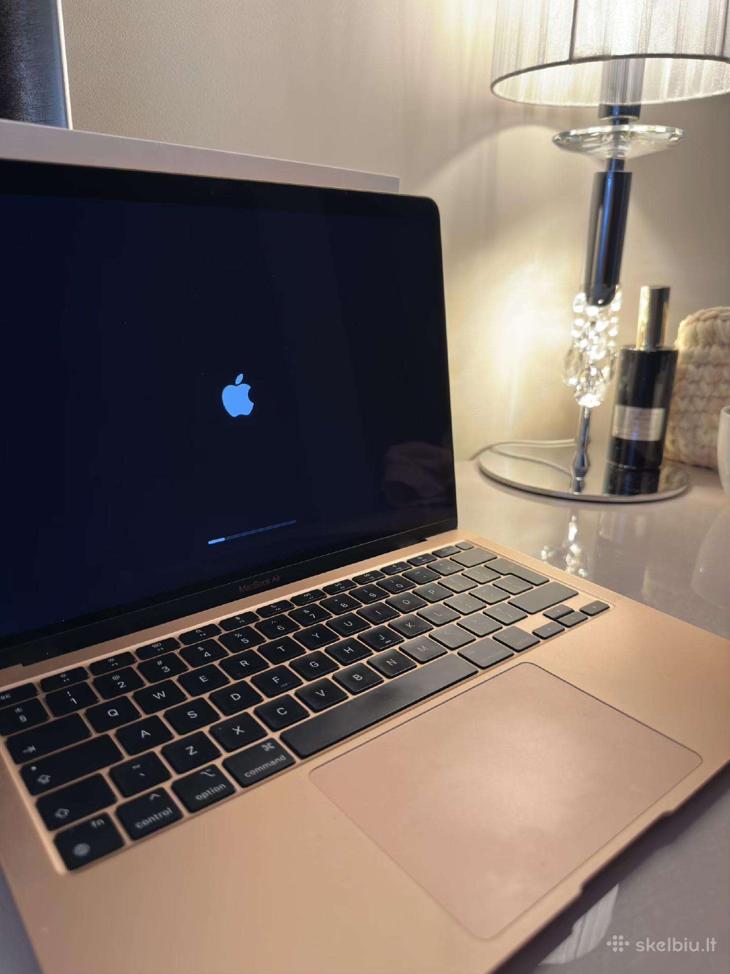 MacBook M1