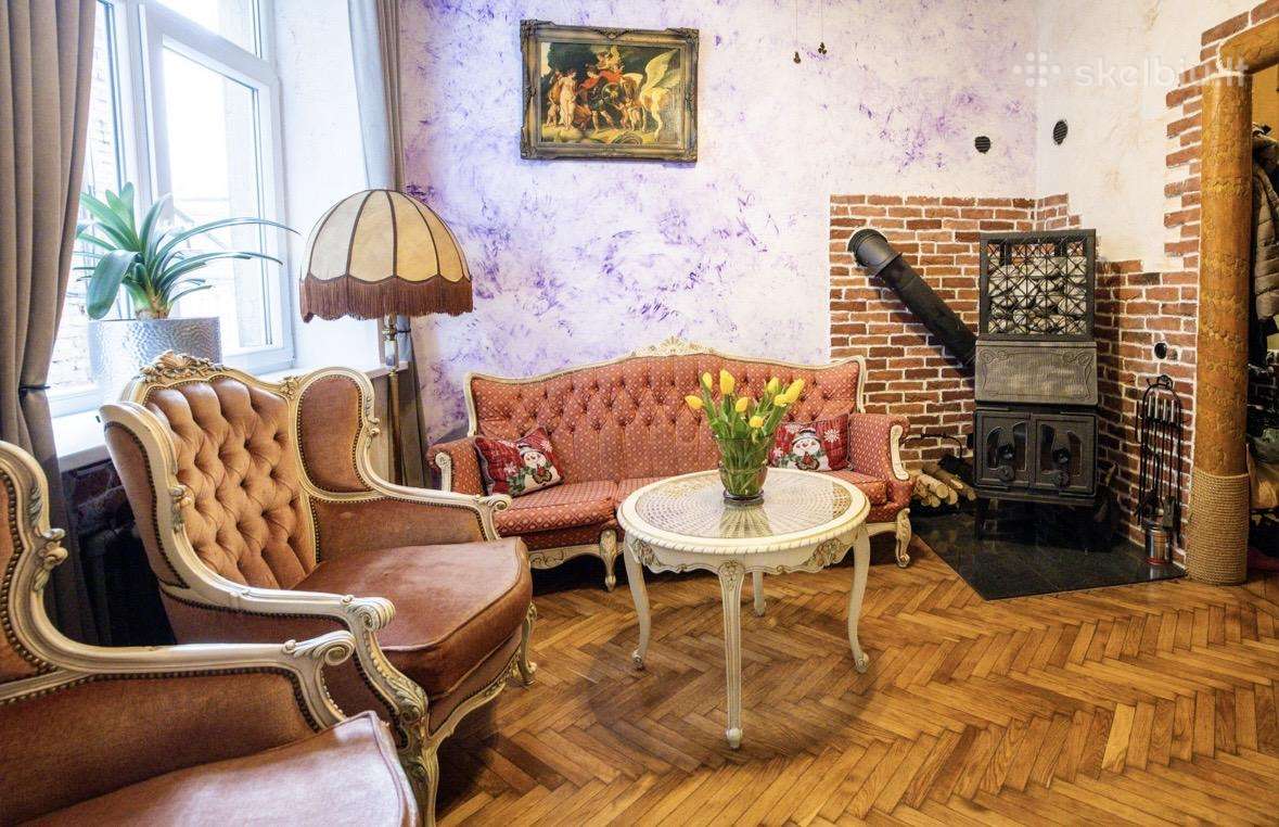 Vintažinis rokoko stiliaus minkštų baldų komplekta