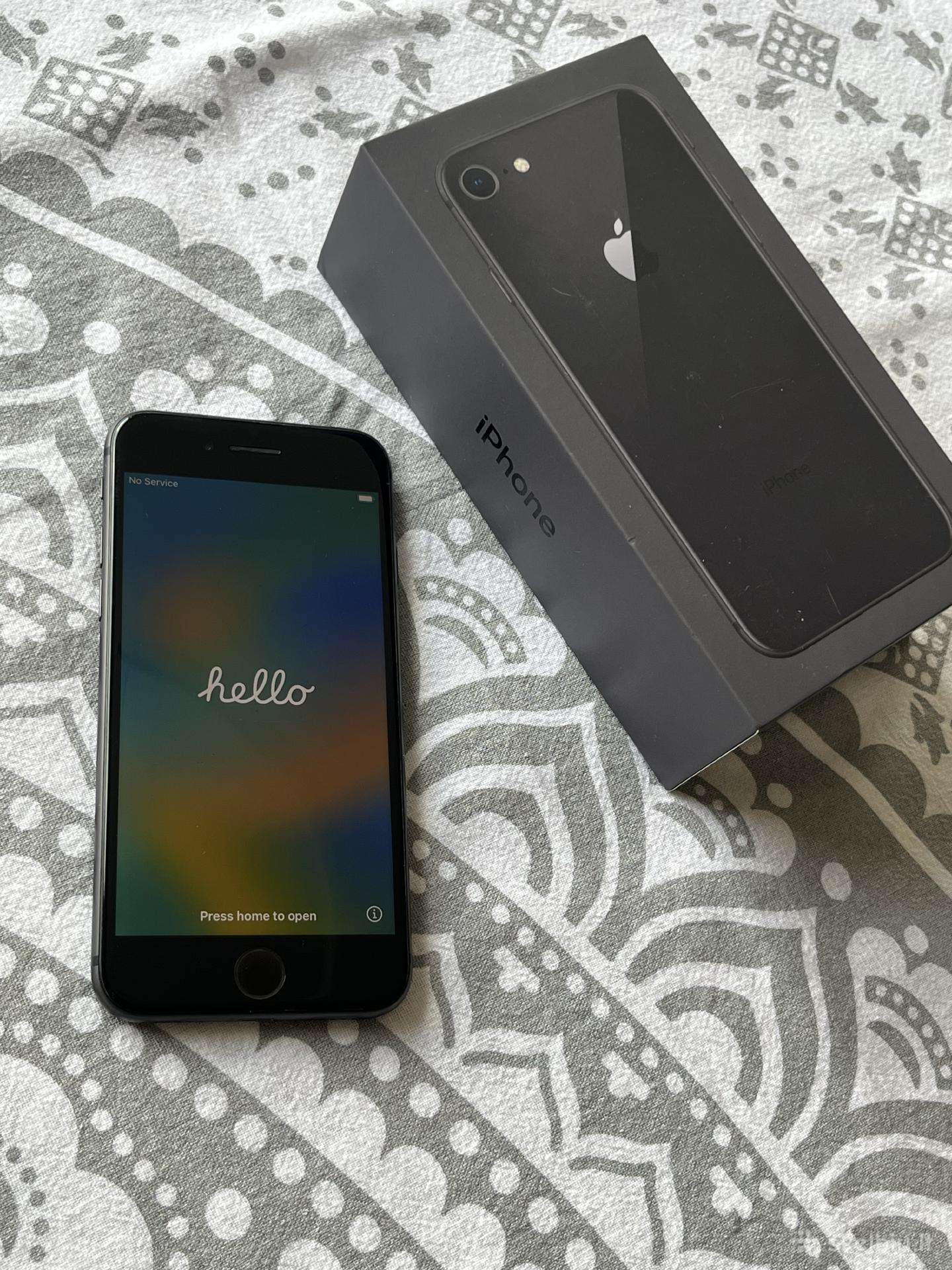 iPhone 8