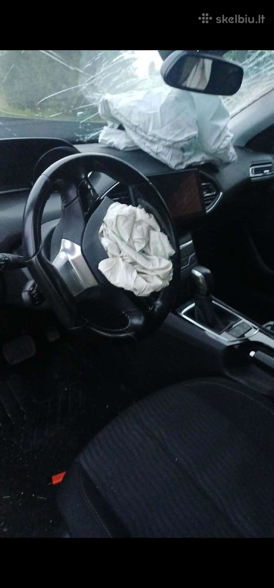 Peugeot 308, 1.2 l., hatchback