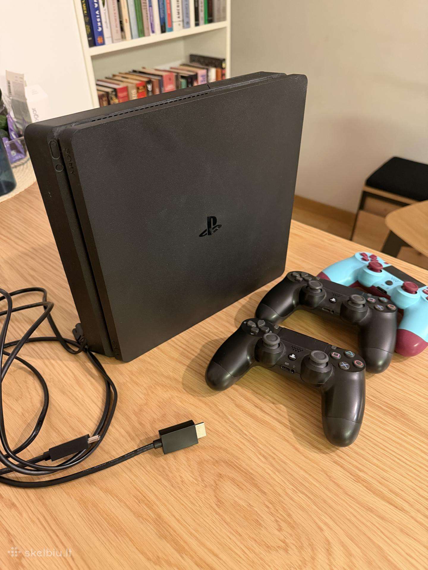 Ps4 slim 500gb, 3 pulteliai
