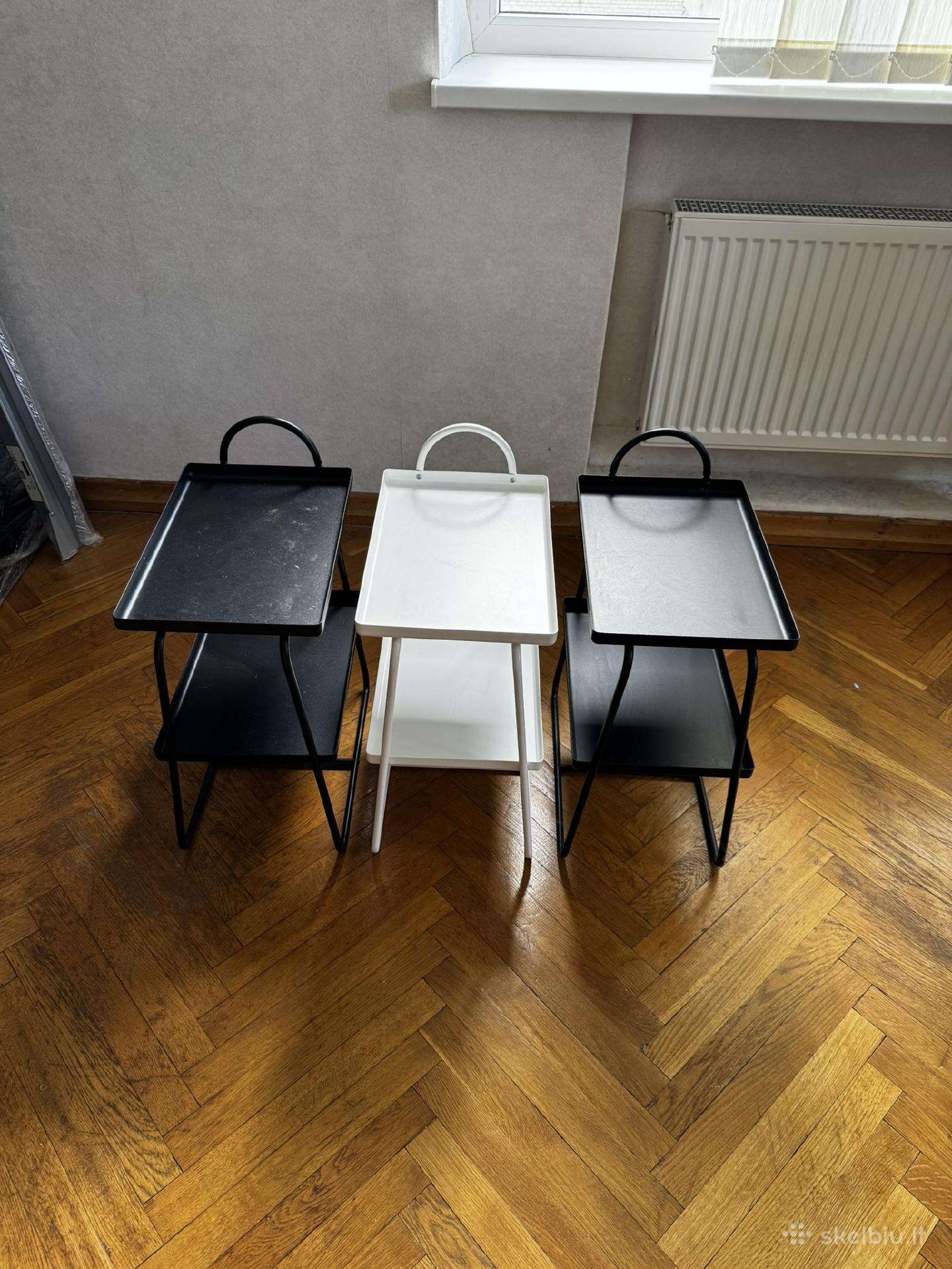Ikea. Staliukai prie lovos. Hattasen. Balta/juoda
