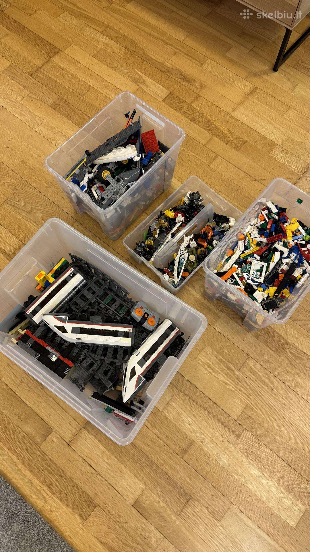 Lego konstruktoriai + traukinys