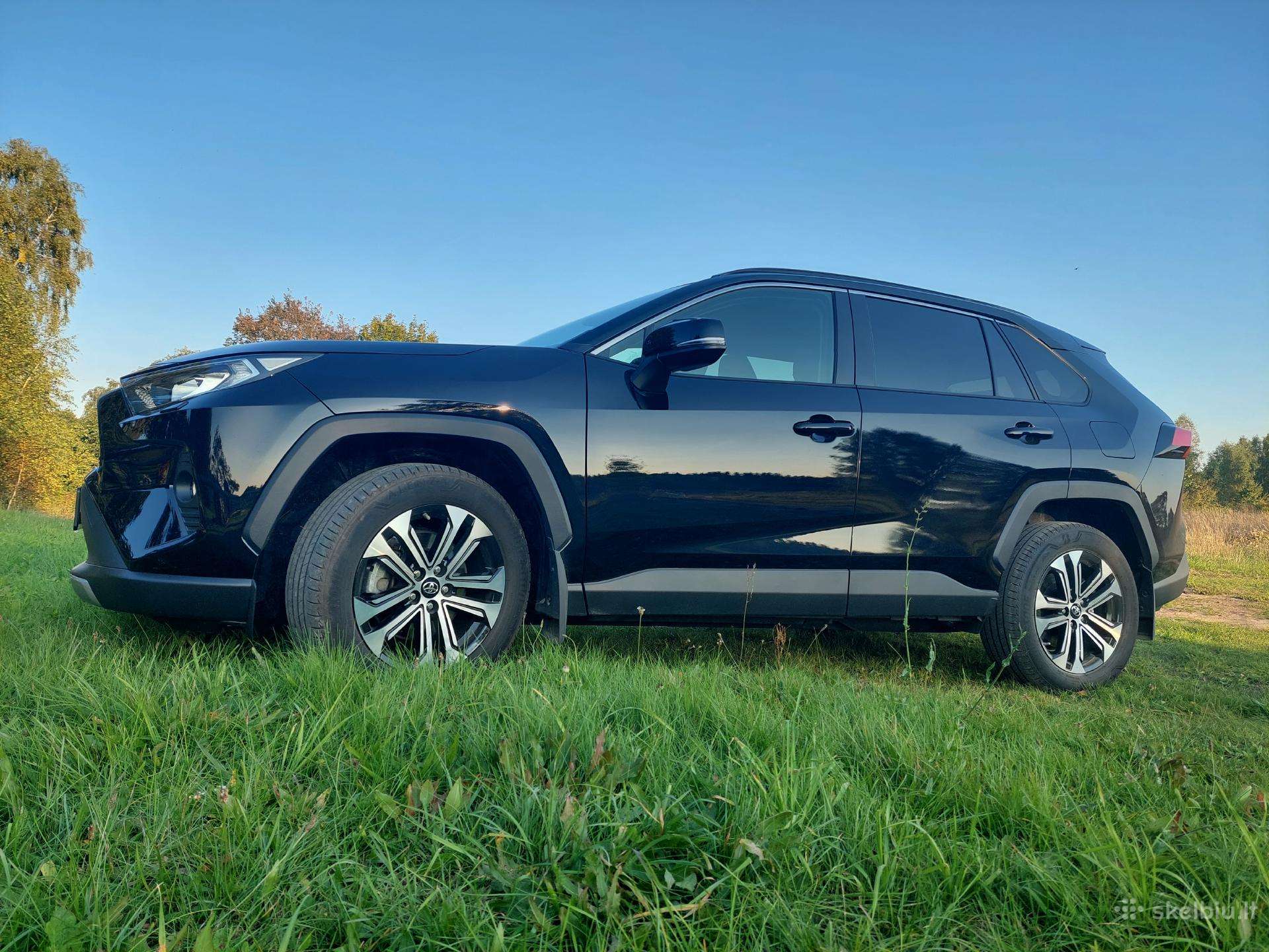 Originalūs Toyota Rav4 R18 ratlankiai su vasarinėm