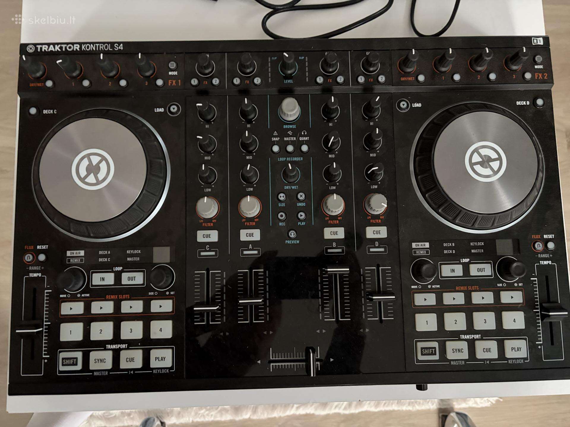 Traktor Kontrol S4 Mk2