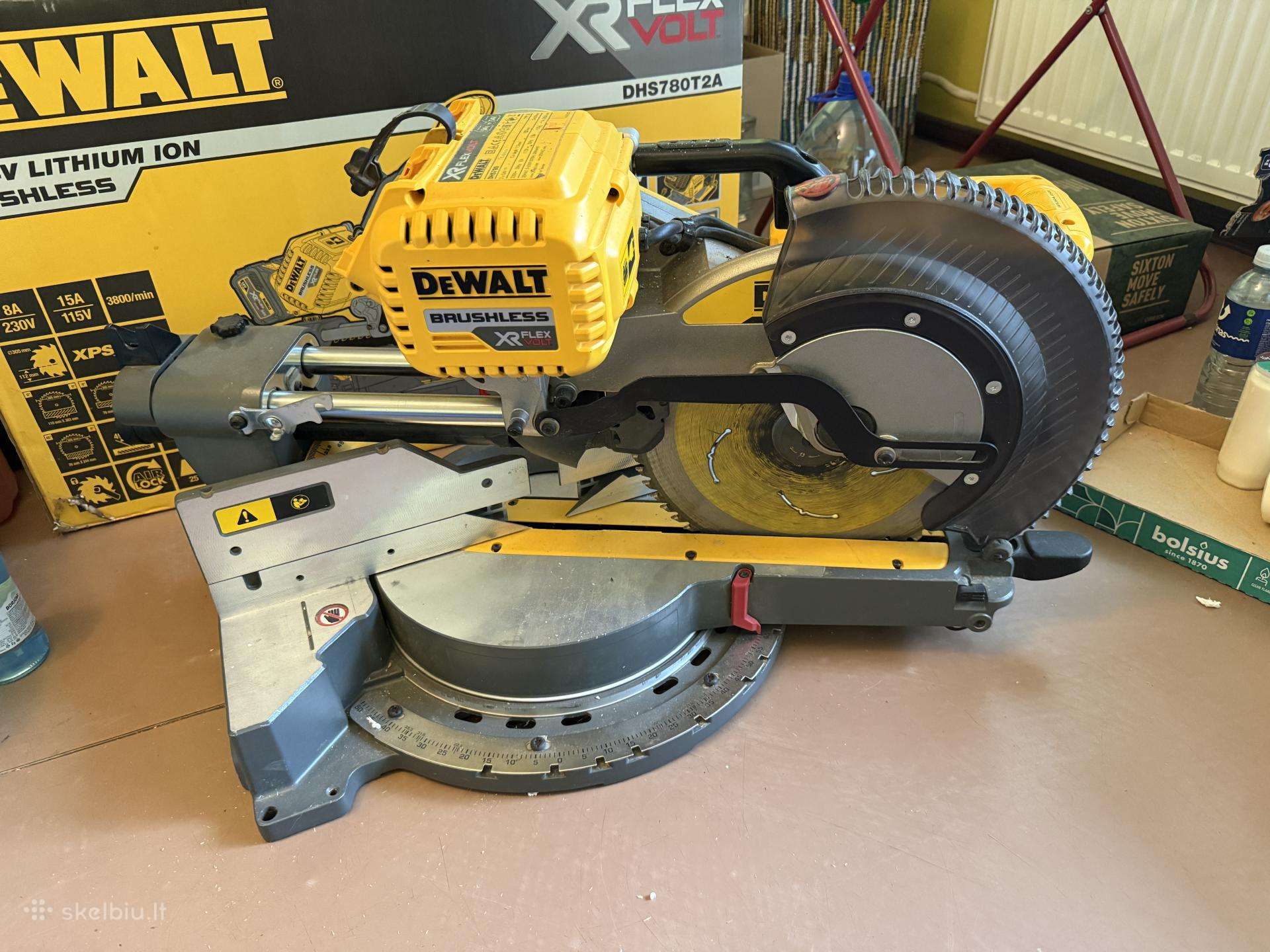 Dewalt Dhs780 neveikiantis