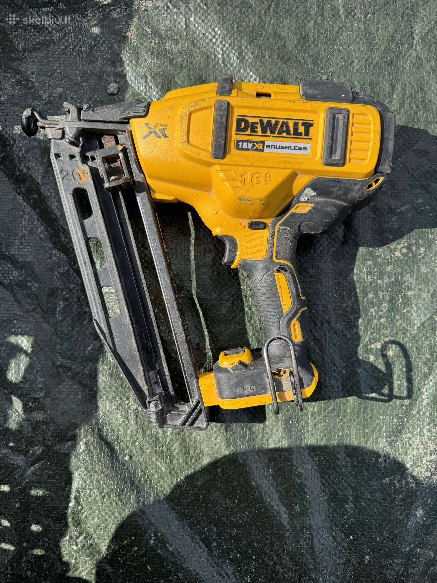 Dewalt viniašaudė