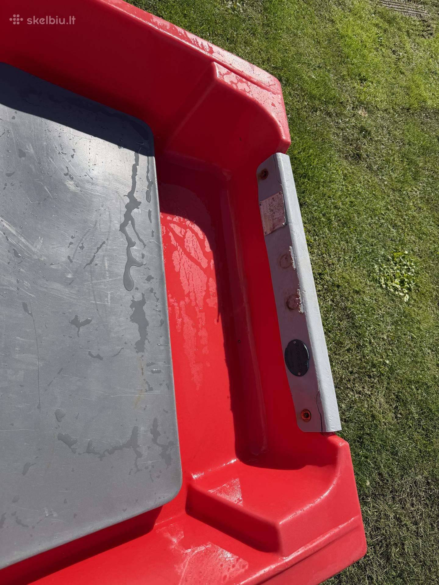 Pionier, plastikinės valtys
