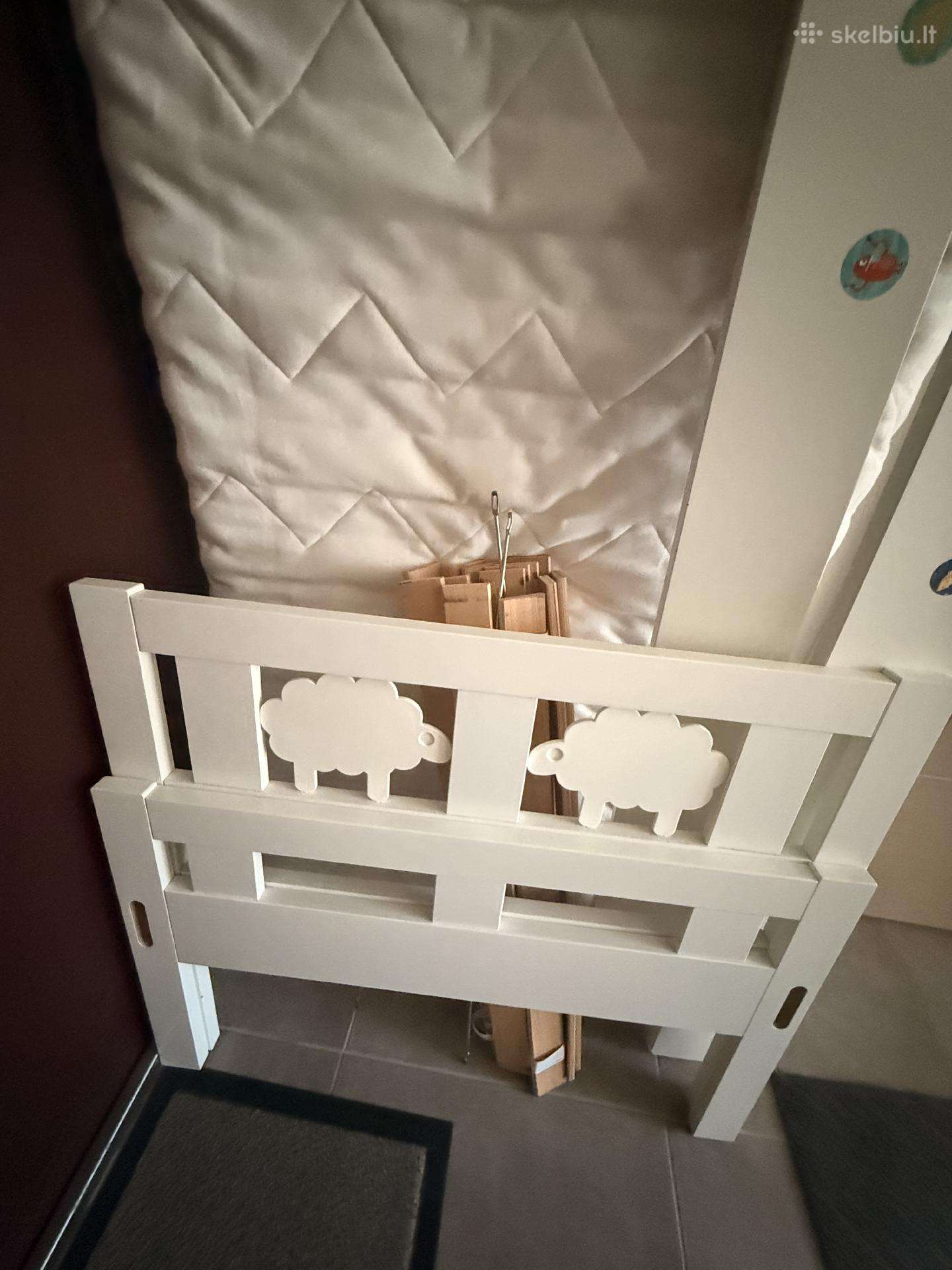 Dovanoju Ikea vaikišką lovą su čiužiniu