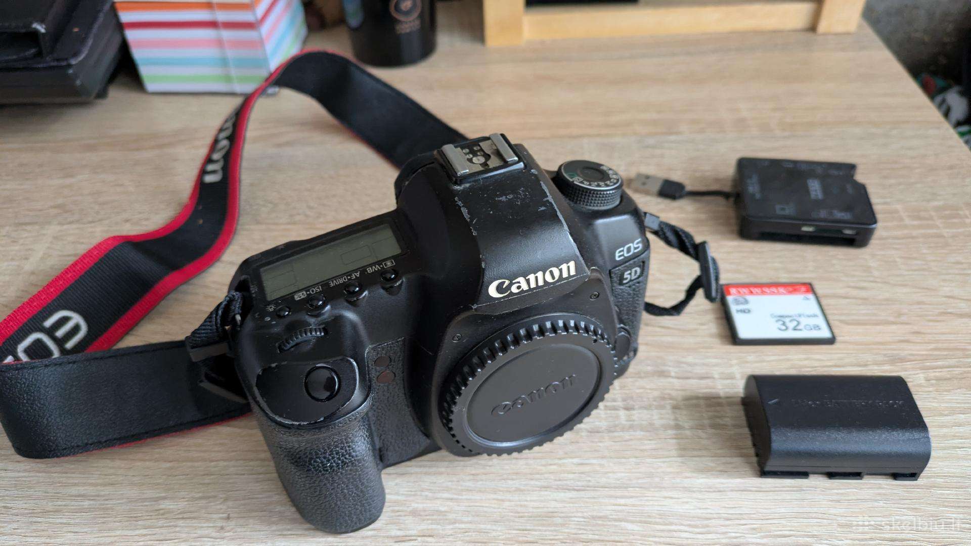 Canon 5D Mark 2100€