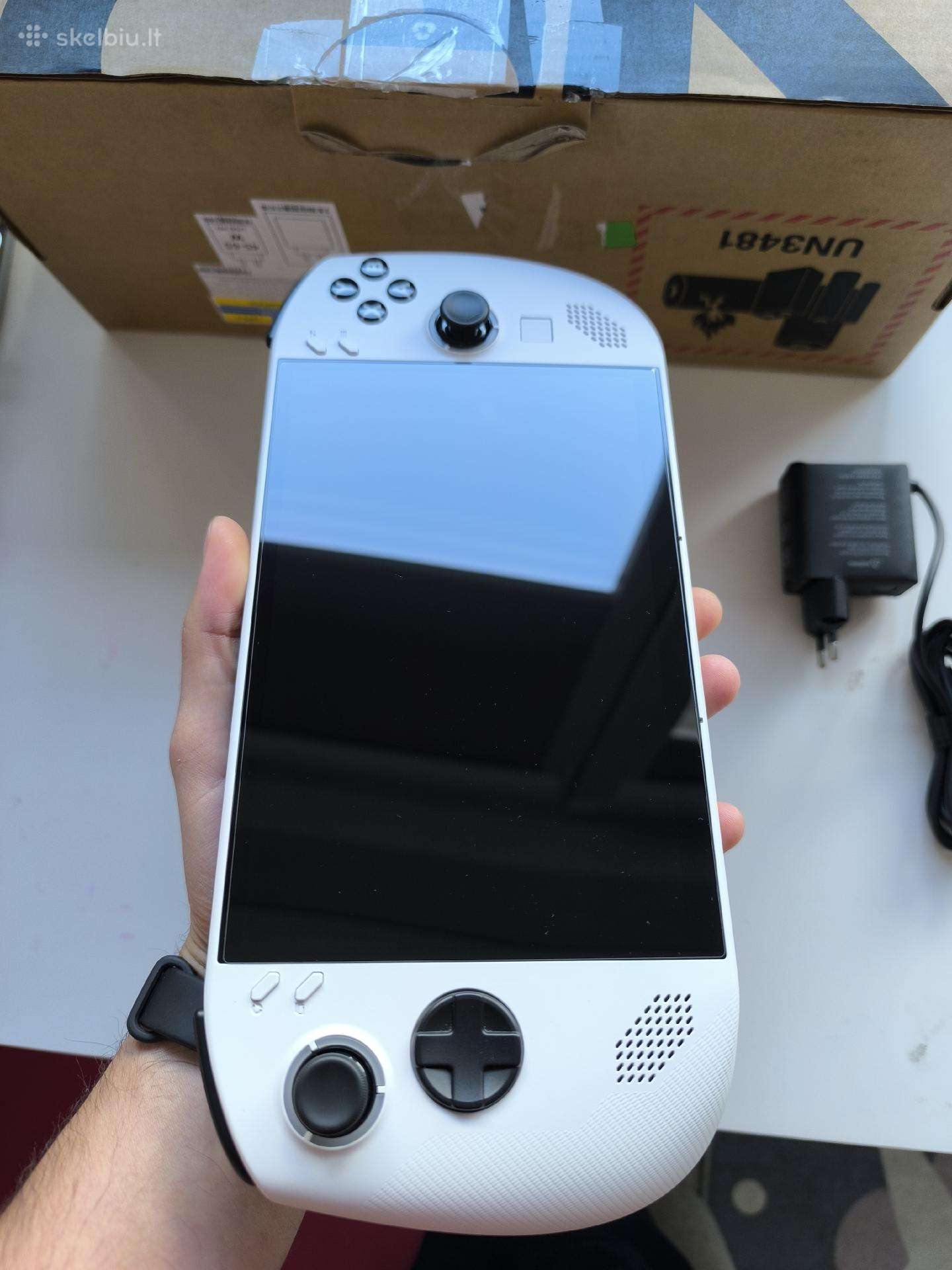 Lenovo Legion Go S 8arp1 Amd Z2 Go 512gb garanti