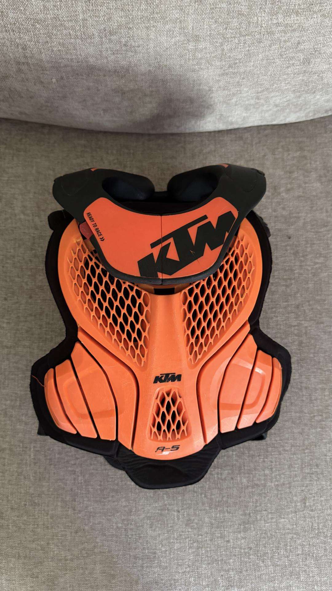 Vaikiški Alpinestars šarvai ir kaklo apsauga