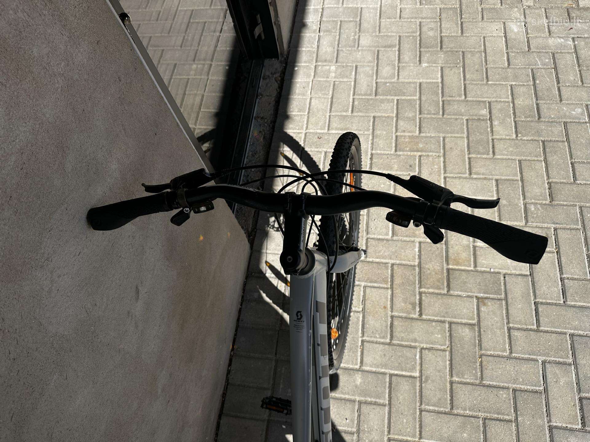 Hybrid bike Scott