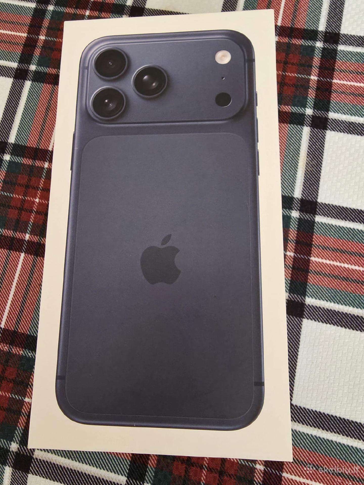 iPhone 17 pro max 256 GB