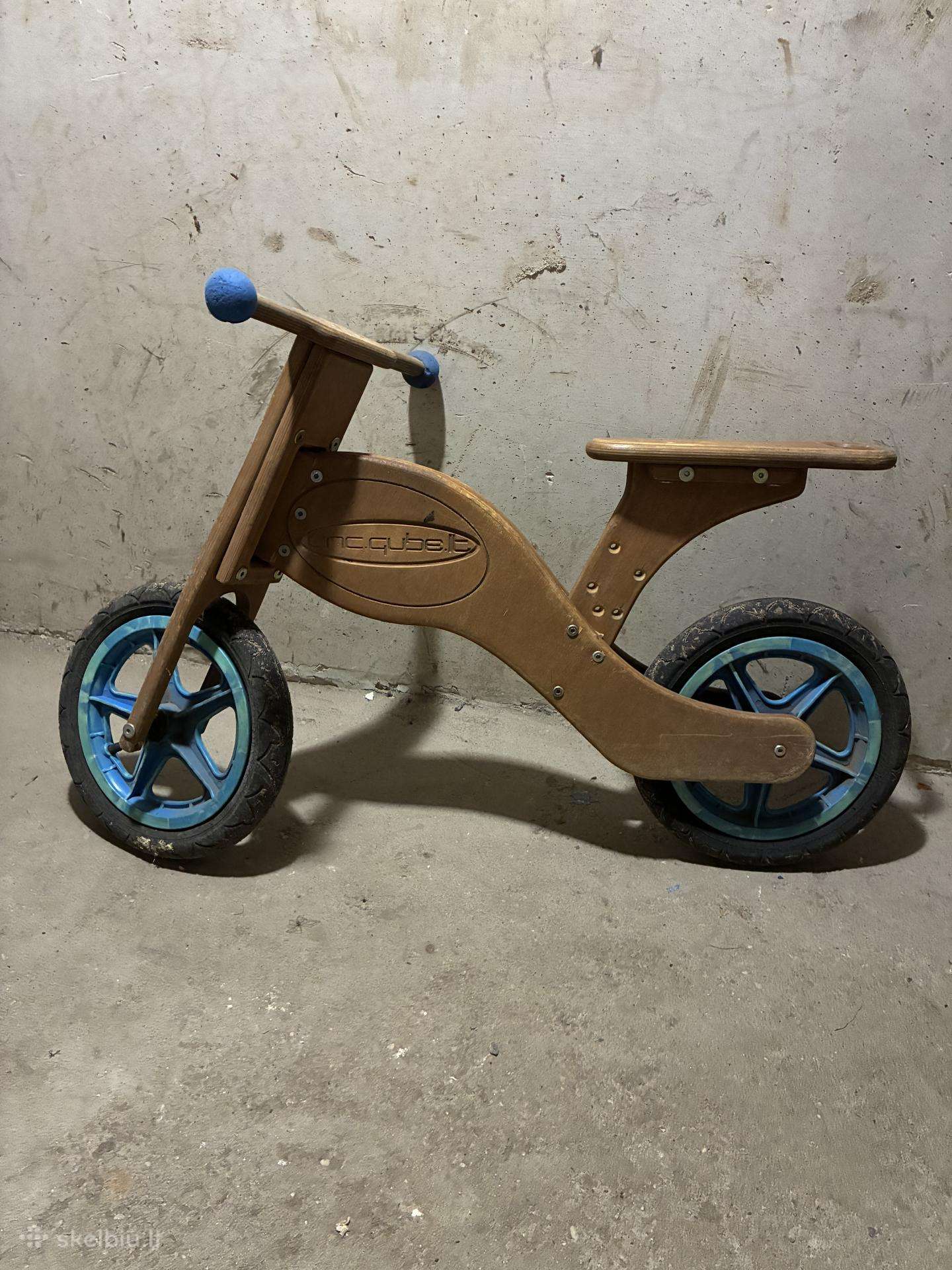 Balansinis medinis dviratukas, aukštis 44cm.