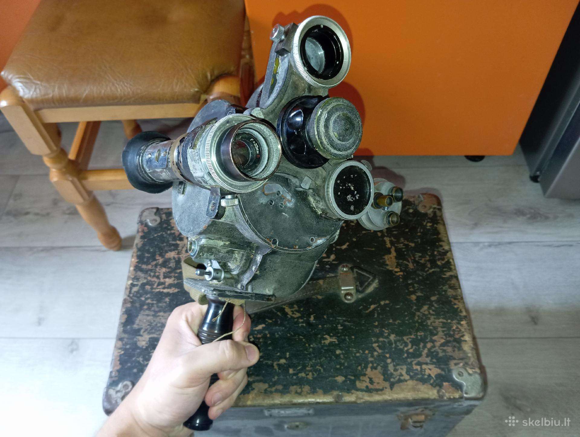 1953 Sovietinė 35 mm kino kamera Ks-50b su dėže