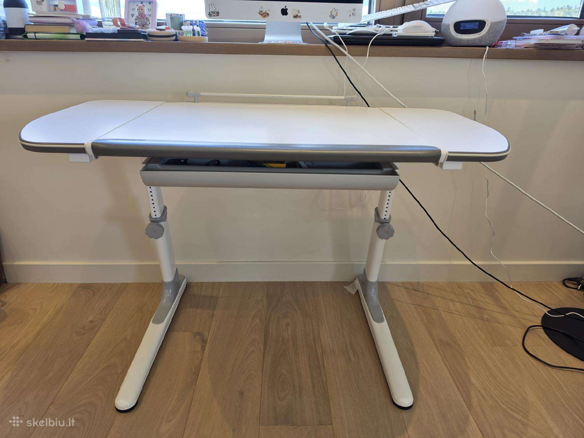 Augantis ergoniminis vaikiškas stalas Mayer