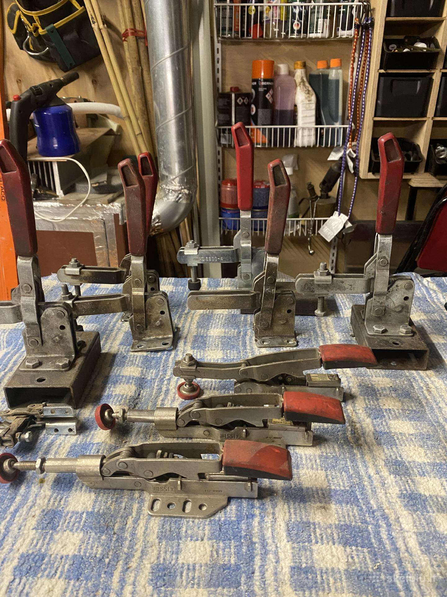 Spaustuvas vertikalus ir horizantalus bessey