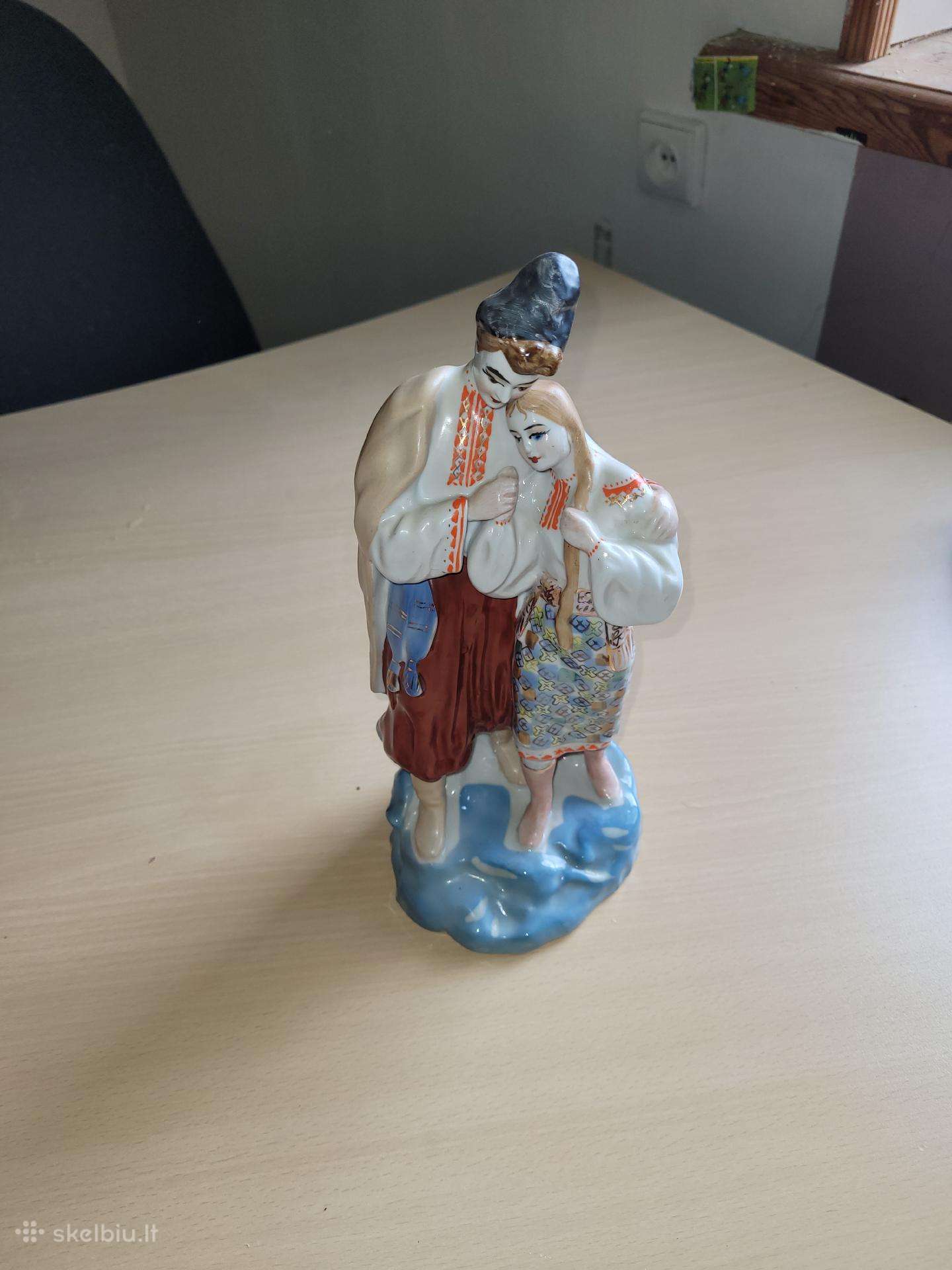Vintažinė porcelianinė statulėlė -Gegužės naktis
