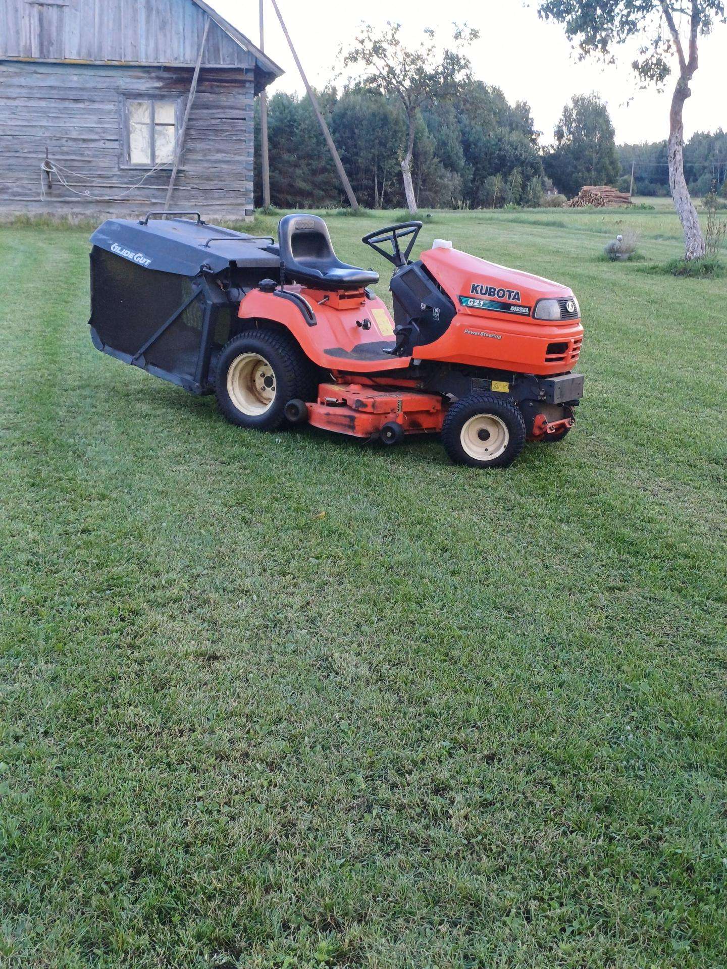 Žolepjovė kubota,pradirbus290 moto h.diželis.