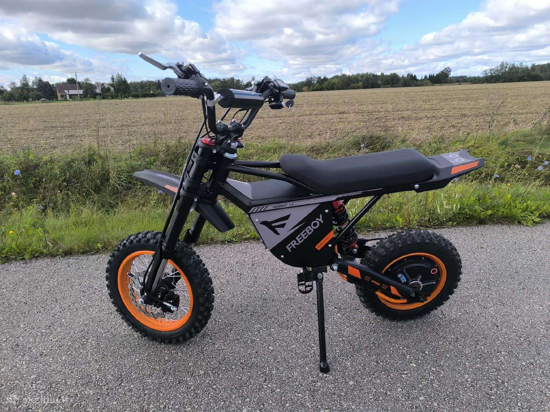 Vaikiškas elektrinis motocikliukas
